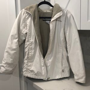 ⭐️ White Columbia Jacket, Small